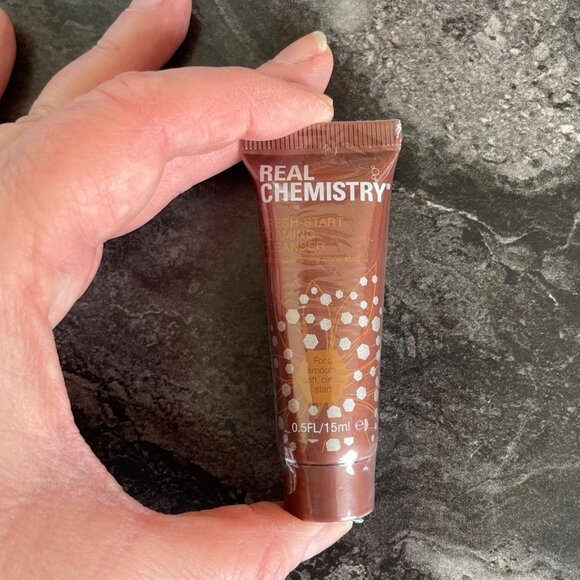 Real Chemistry Fresh-Start Foaming Cleanser for Face Travel Size w/ Amino-Acids - Picture 3 of 8